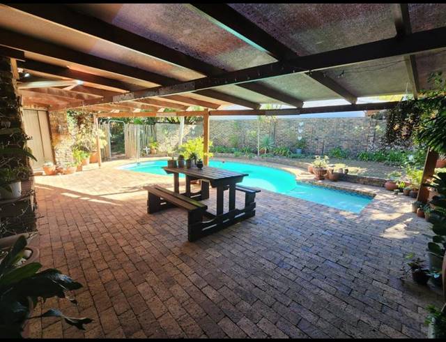 4 BEDROOM HOUSE FOR SALE IN PANORAMA